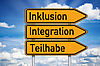 Verkehrsschild mit Pfeilen Richtung Inklusion, Teilhabe und Integration