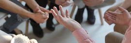 Hände in verschiedenen Haltungen, wie verhandeln